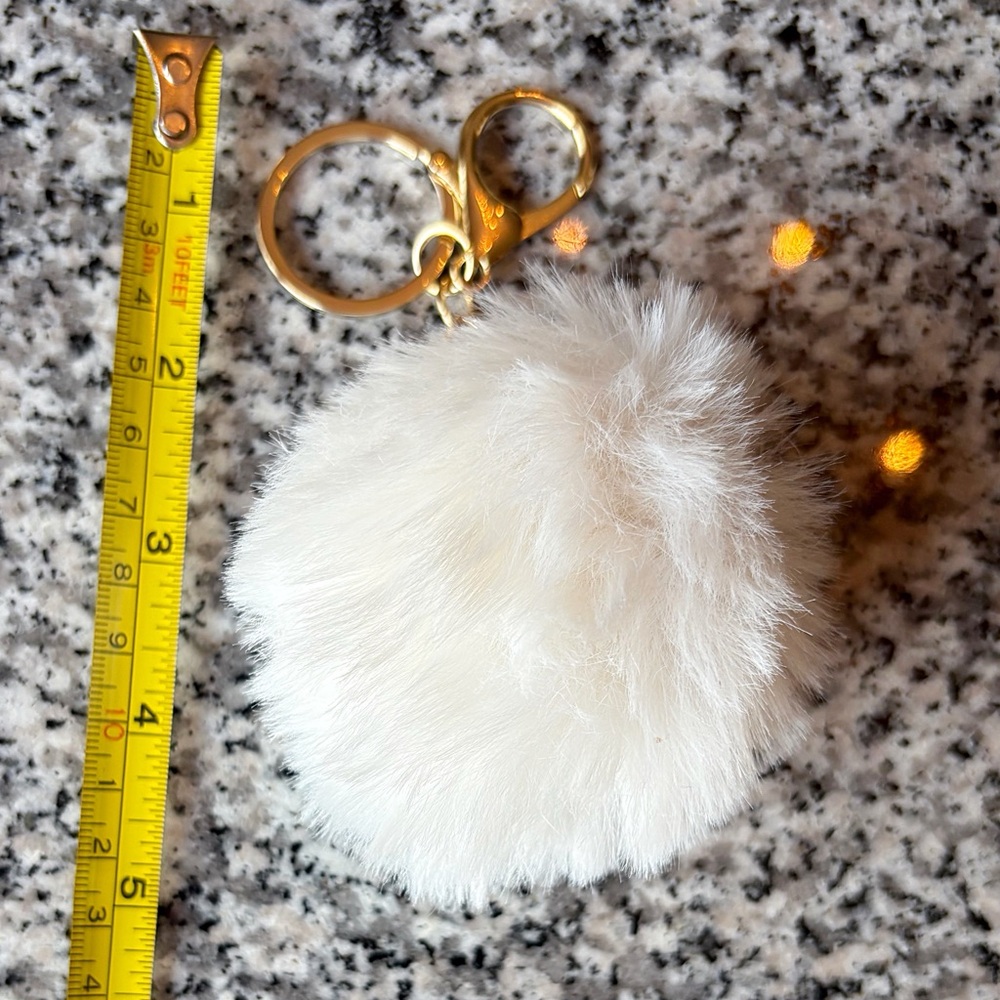 ♥️💖 Cream Faux Fur Puff Ball Bag Charm or Keychain NWT - Picture 5 of 5